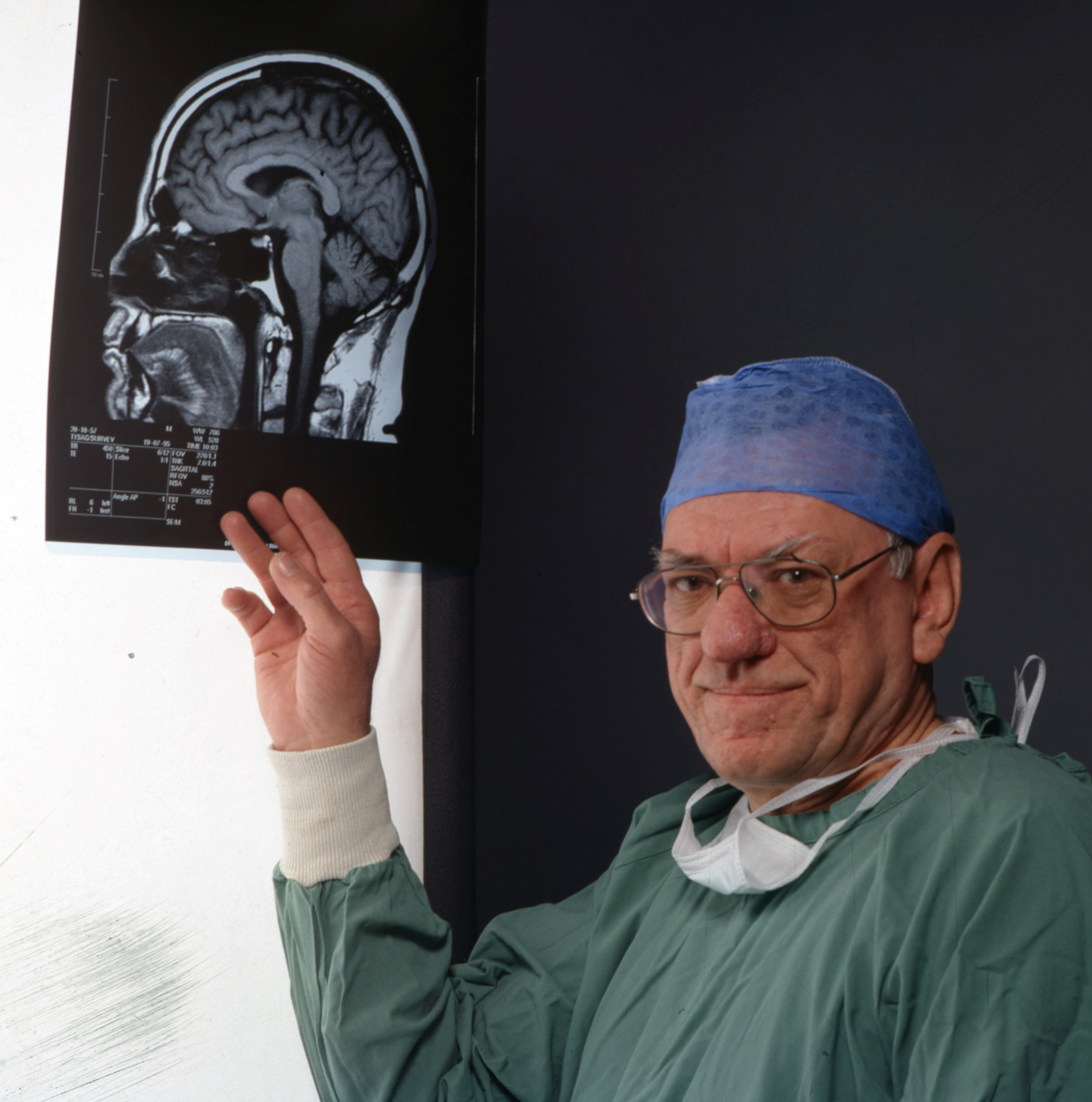 Dr Raymond Newcombe.jpg (1.62 MB)
